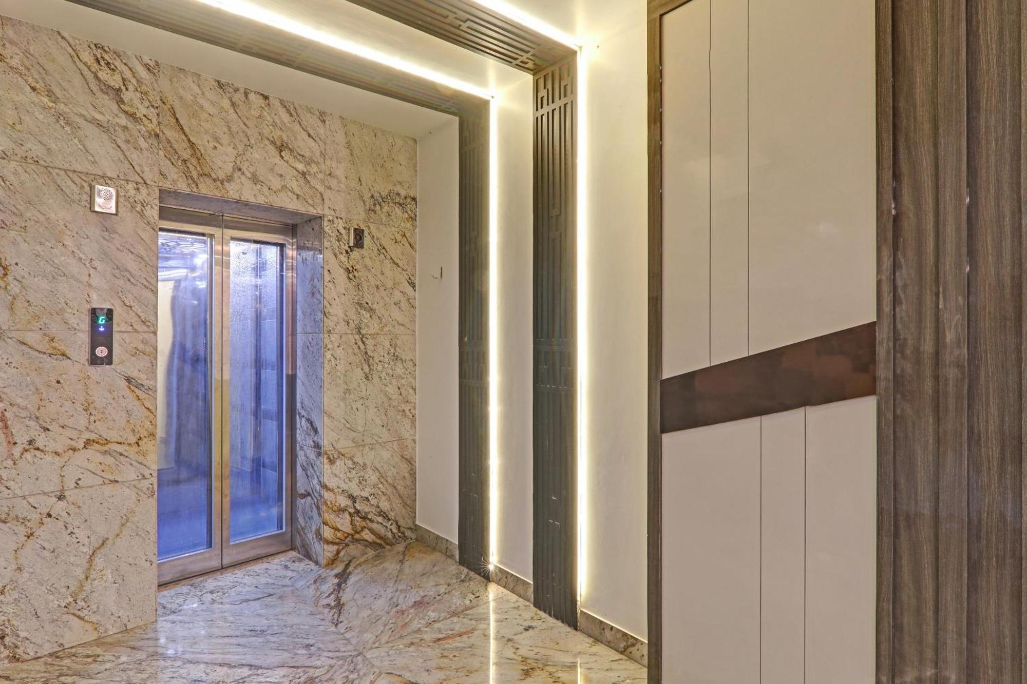 Super Townhouse Hotel Impact Chinhat Екстериор снимка